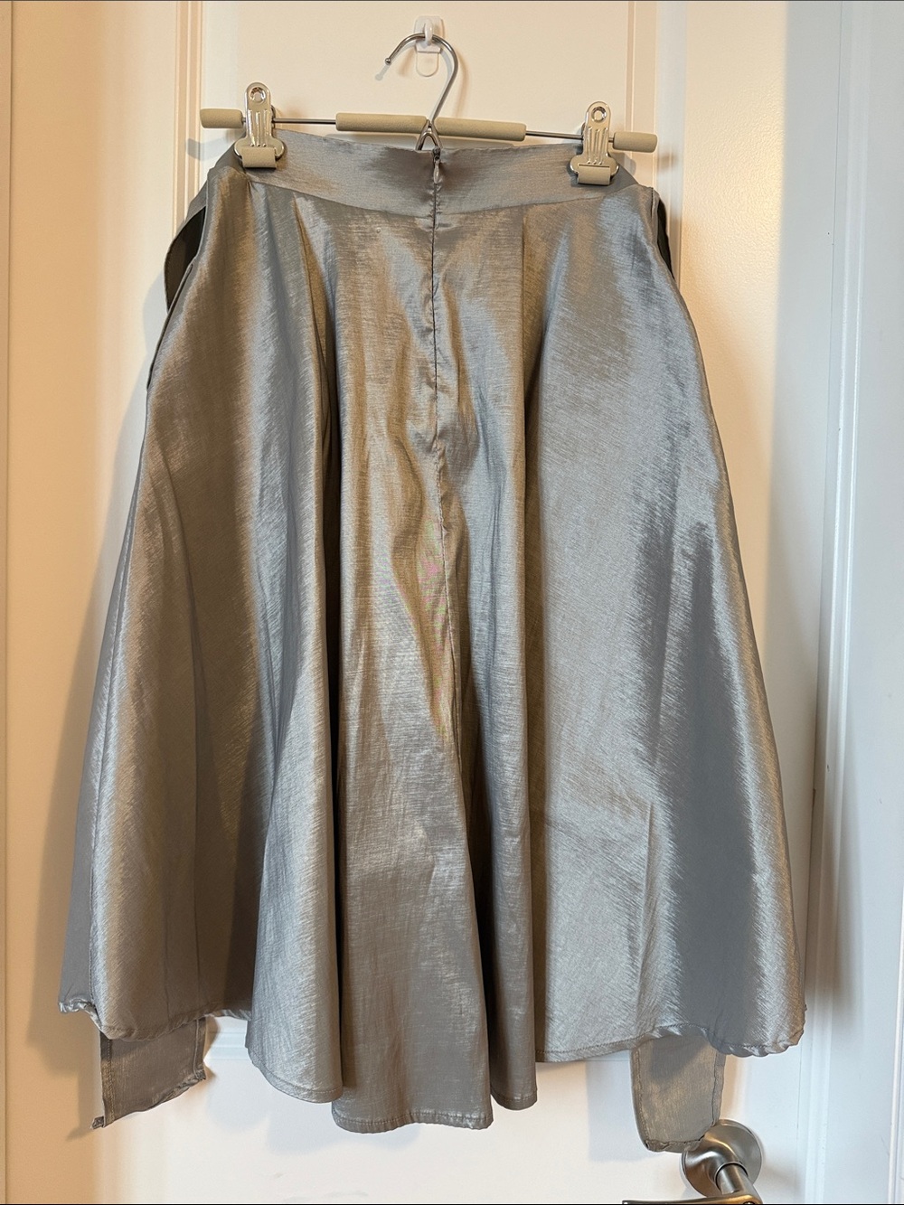 Shimmer Tie-Waist A-Line Skirt in Silver - Picture 3 of 4